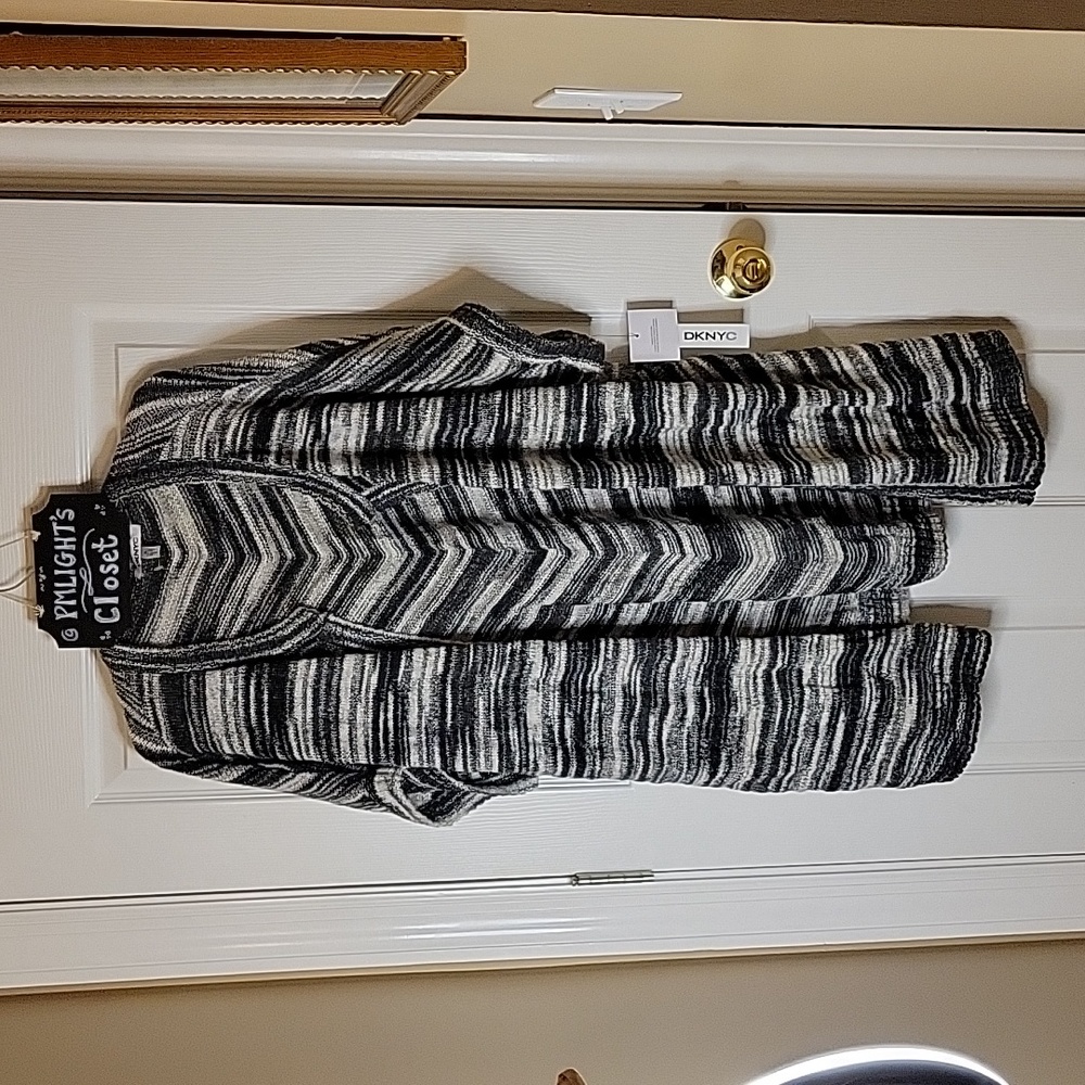 DKNYC XL Sweater New Short Sleeve Black White Open Front